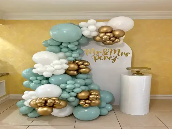 Wedding balloon decorations in Miami — photo 1