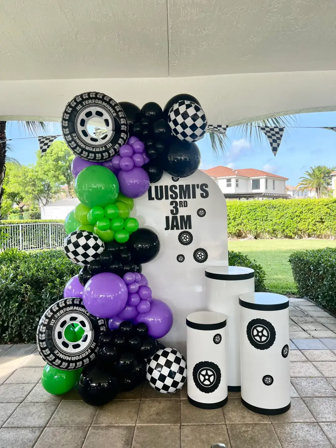 Birthday balloon decorations in Miami — photo 11