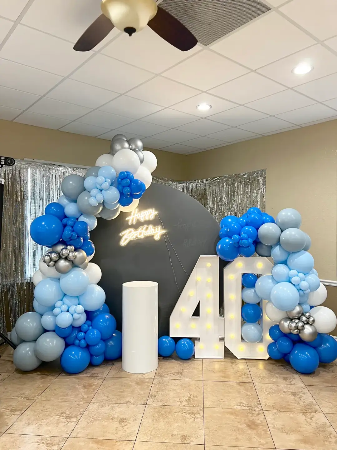 Birthday balloon decorations in Miami — photo 16