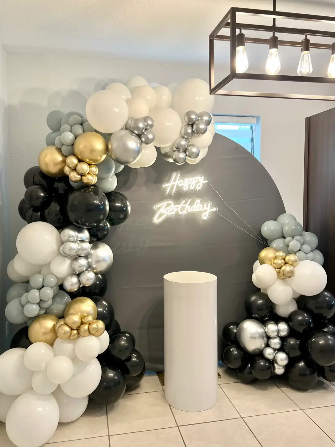 Birthday balloon decorations in Miami — photo 20