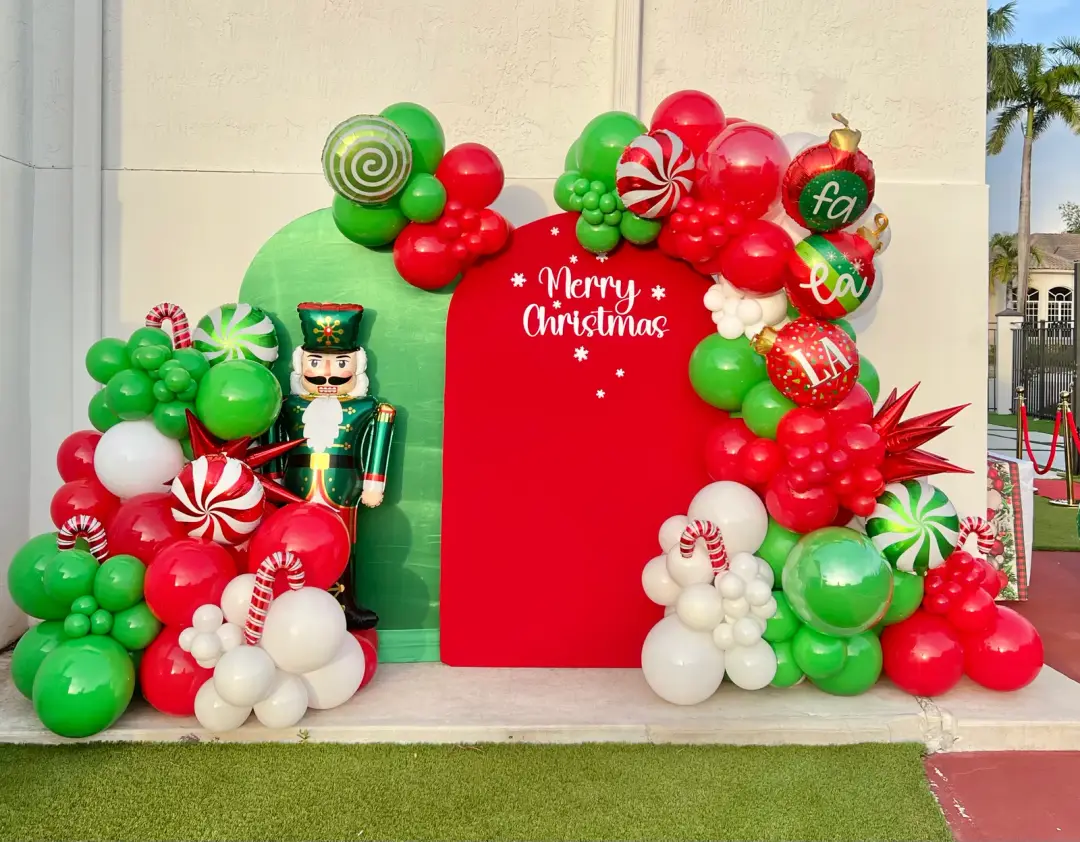 Birthday balloon decorations in Miami — photo 23