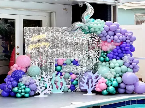 Birthday balloon decorations in Miami — photo 29