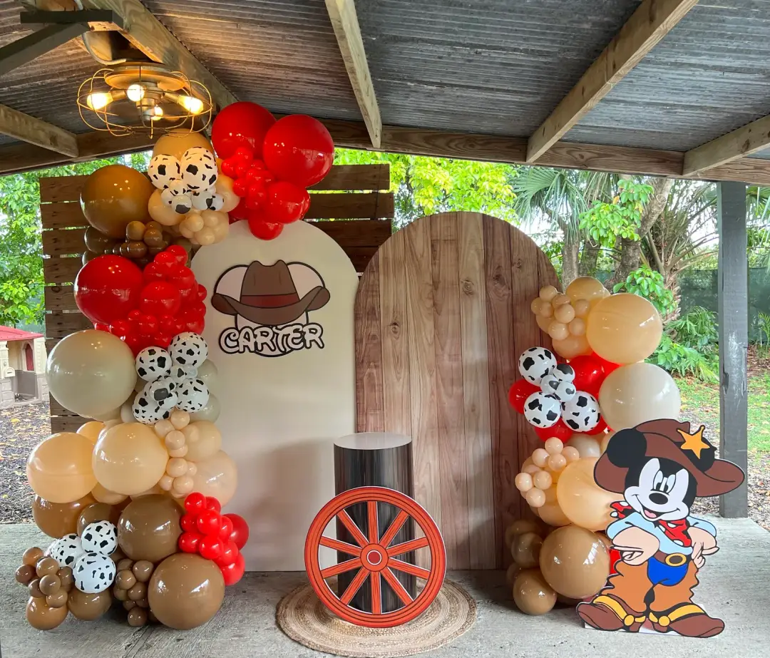 Birthday balloon decorations in Miami — photo 3