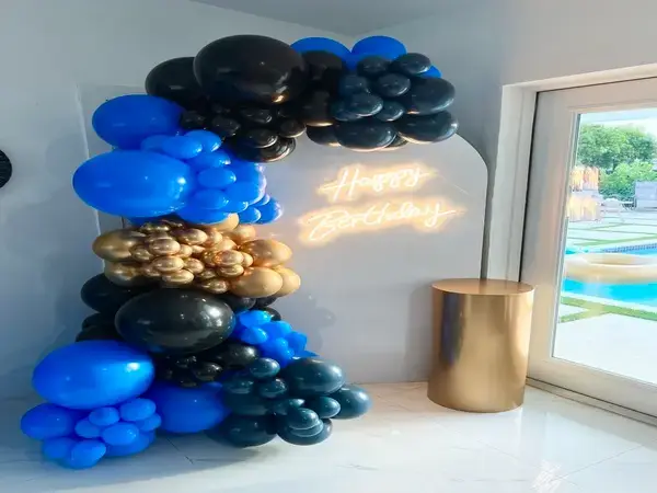 Birthday balloon decorations in Miami — photo 35