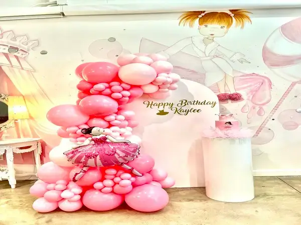Birthday balloon decorations in Miami — photo 39