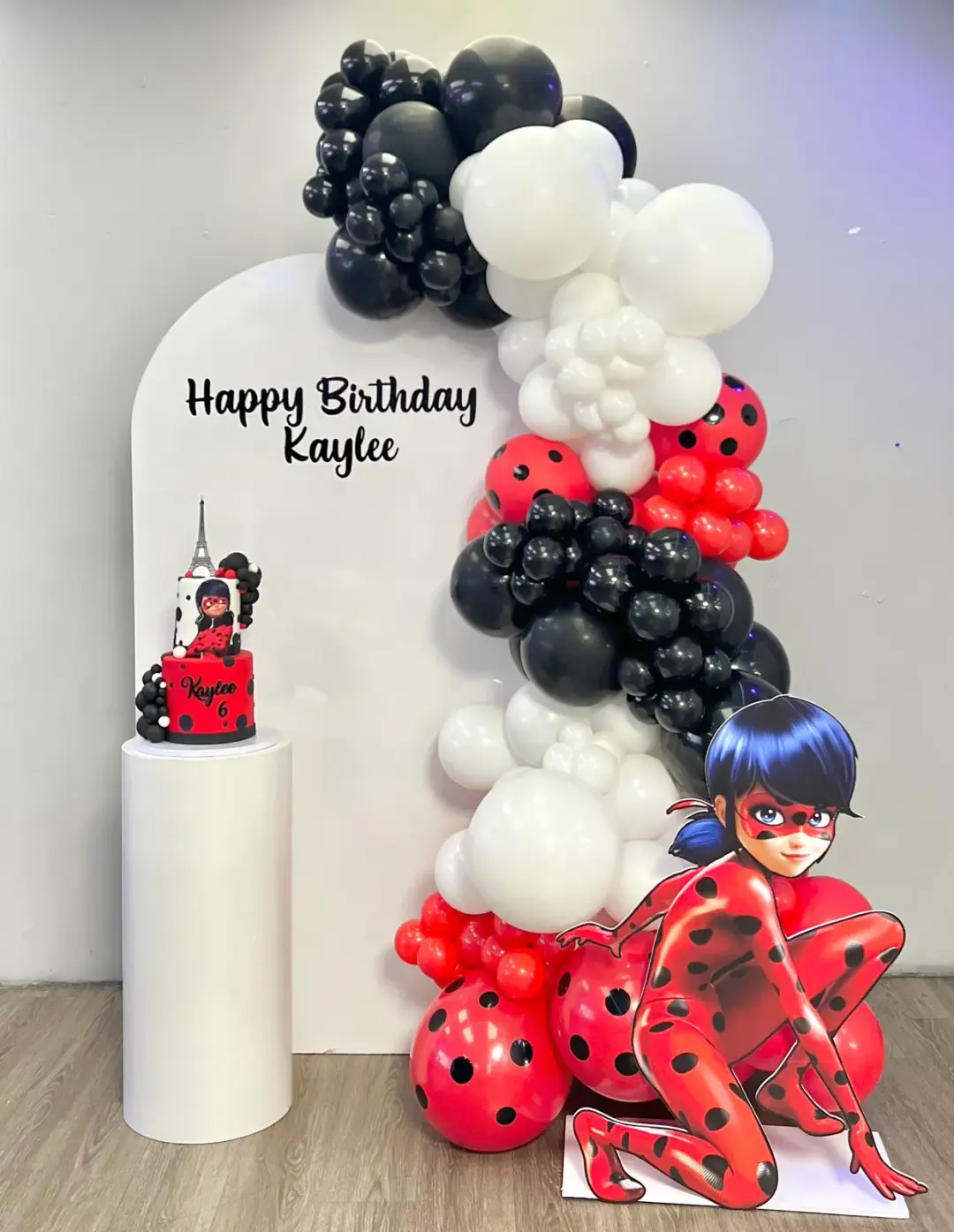 Birthday balloon decorations in Miami — photo 4