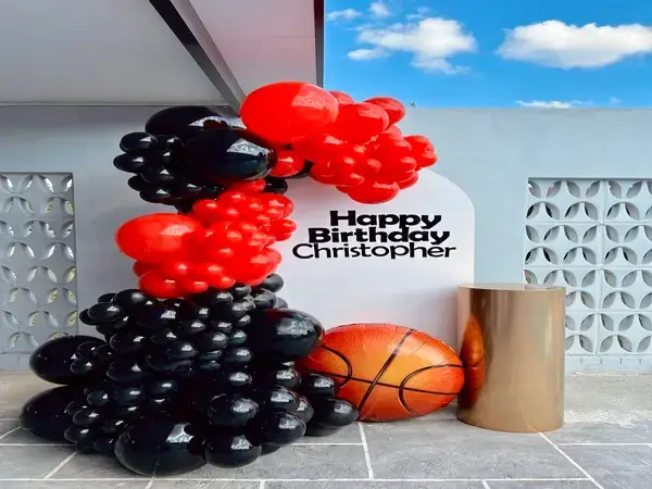 Birthday balloon decorations in Miami — photo 41