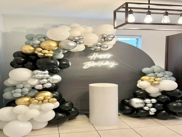 Birthday balloon decorations in Miami — photo 53