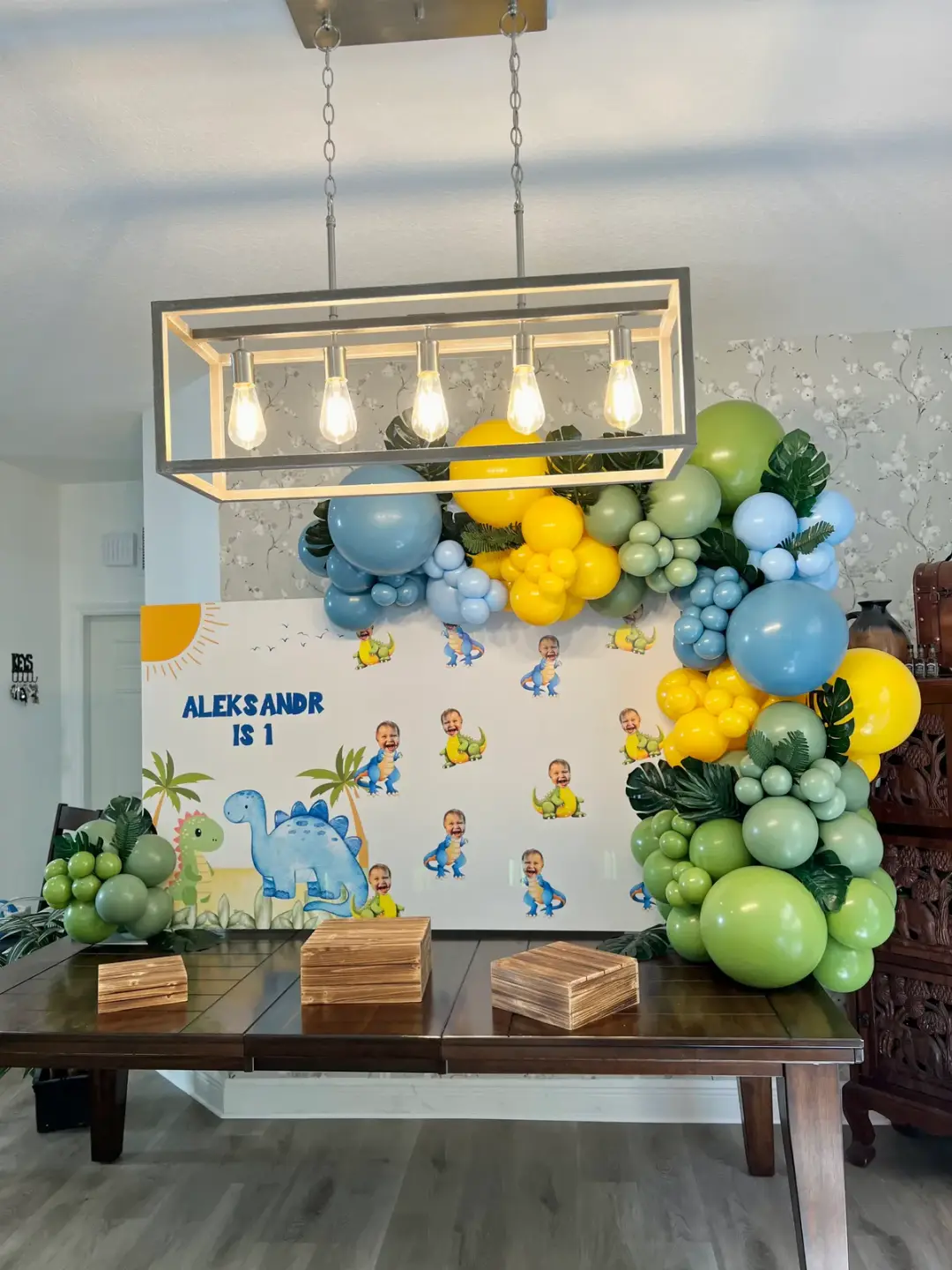 Birthday balloon decorations in Miami — photo 8