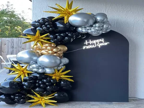 Holiday balloon decorations in Miami — photo 10