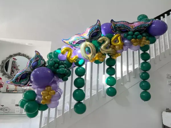 Holiday balloon decorations in Miami — photo 11