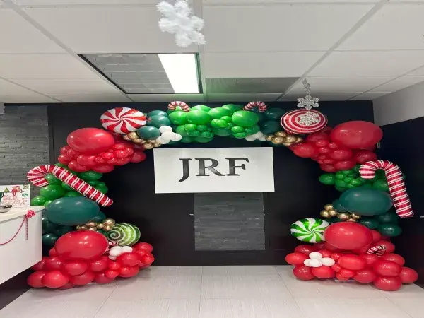 Holiday balloon decorations in Miami — photo 12