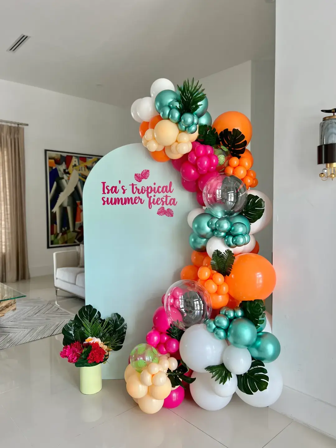 Holiday balloon decorations in Miami — photo 3