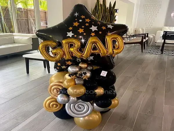 Graduation balloon bouquets in Miami — photo 2
