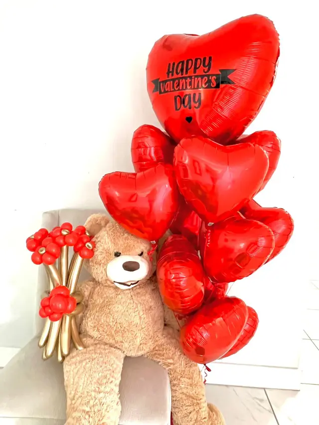 Valentine's Day balloon decorations in Miami